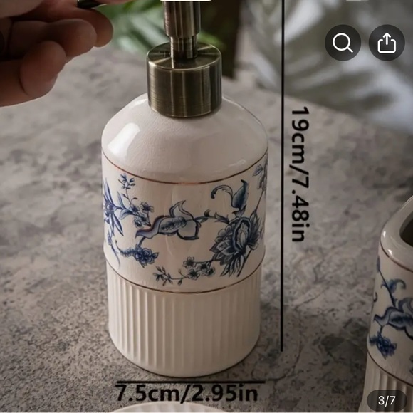 **NEW** Set of 4 Beautiful Bathroom Set - Picture 5 of 8